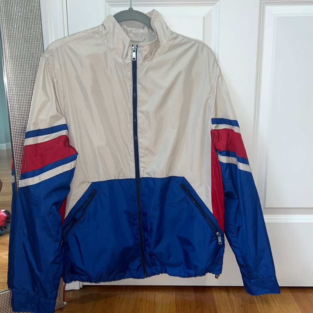 MEN WINDBREAKER